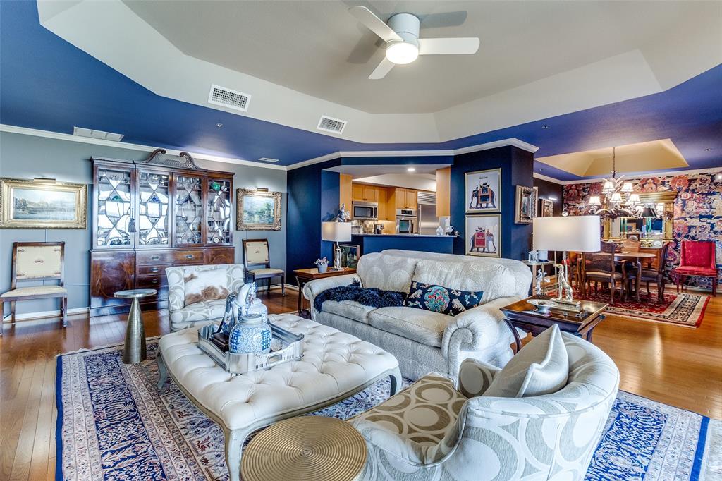 listing main picture