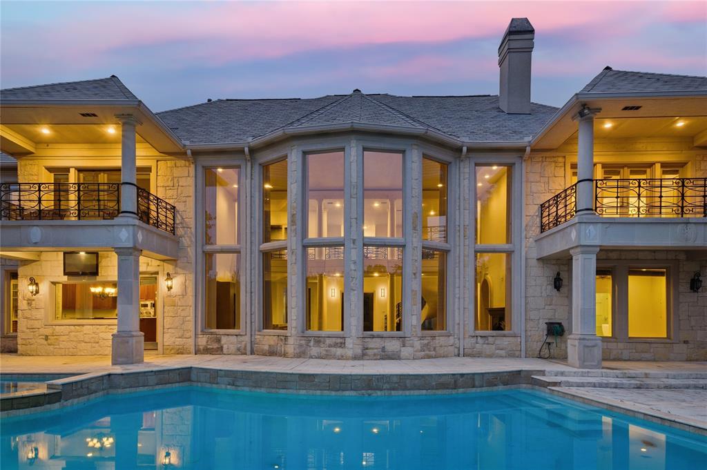 listing main picture