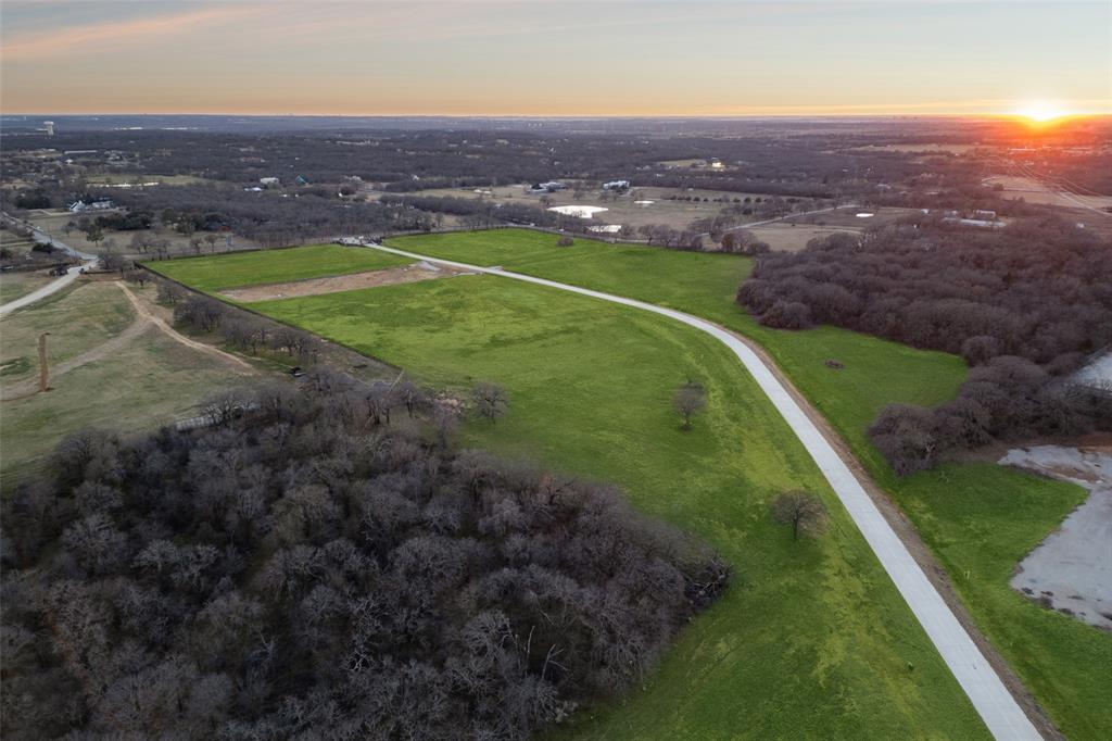 listing main picture