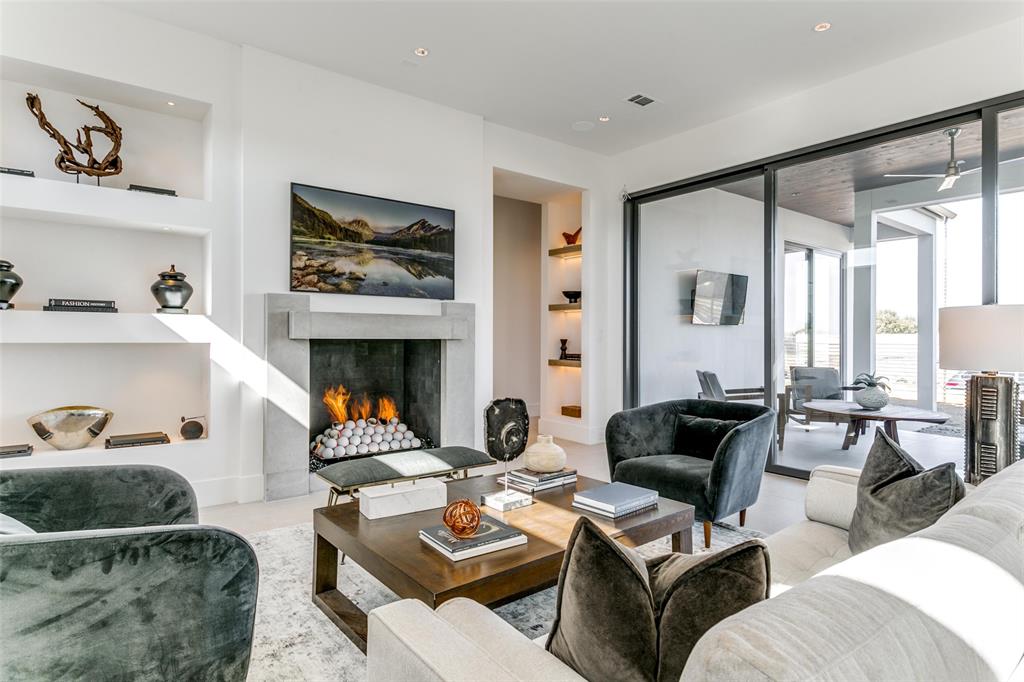 listing main picture