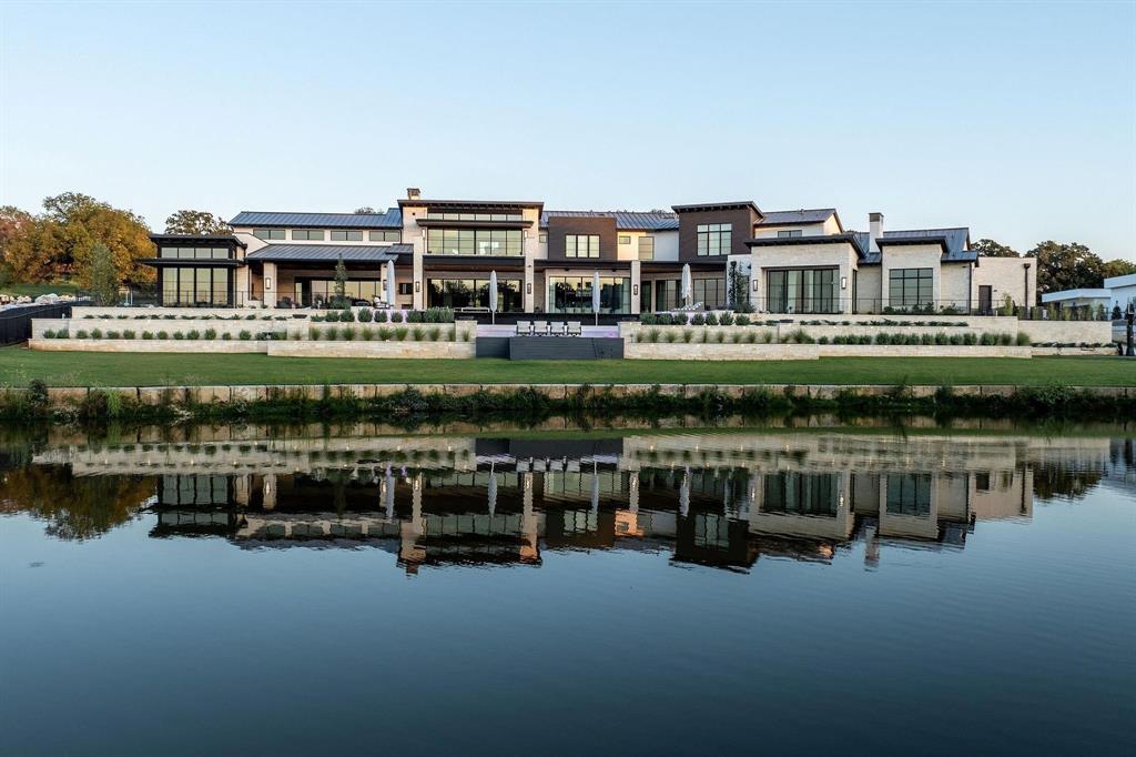 listing main picture