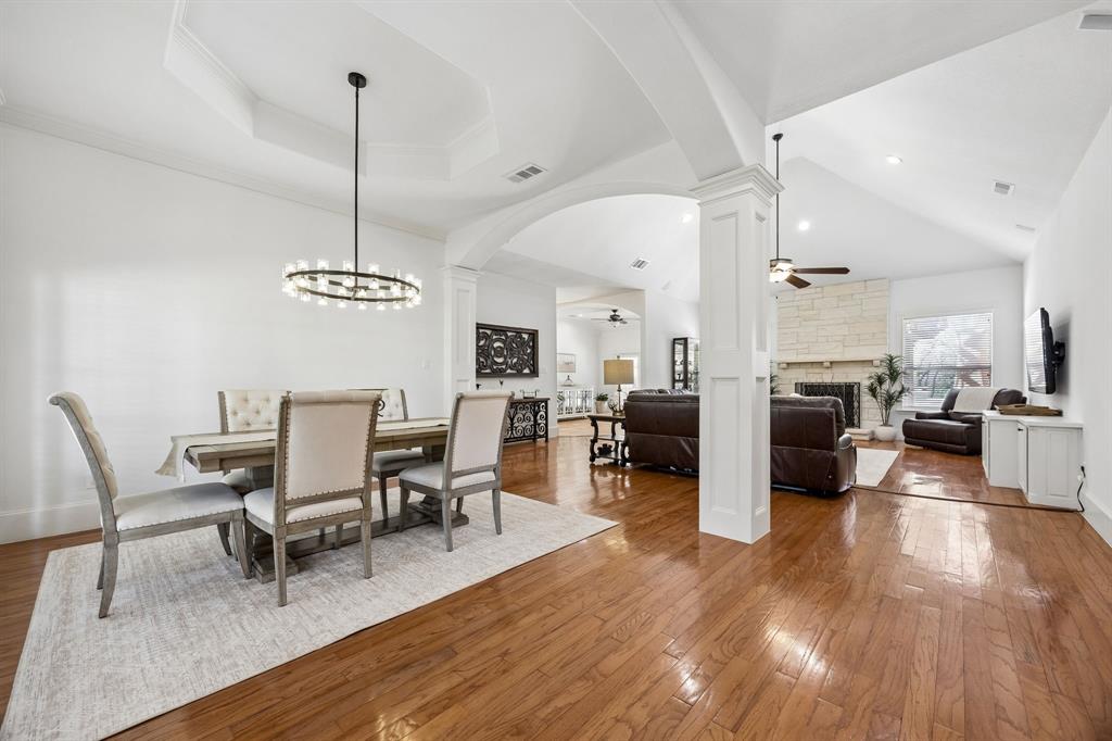 listing main picture