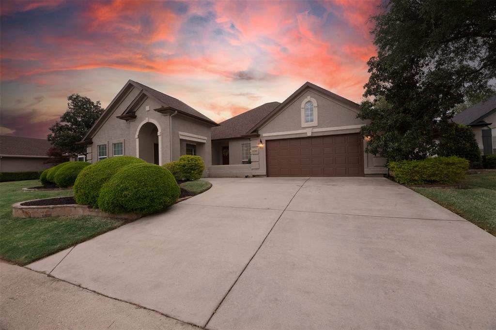 listing main picture