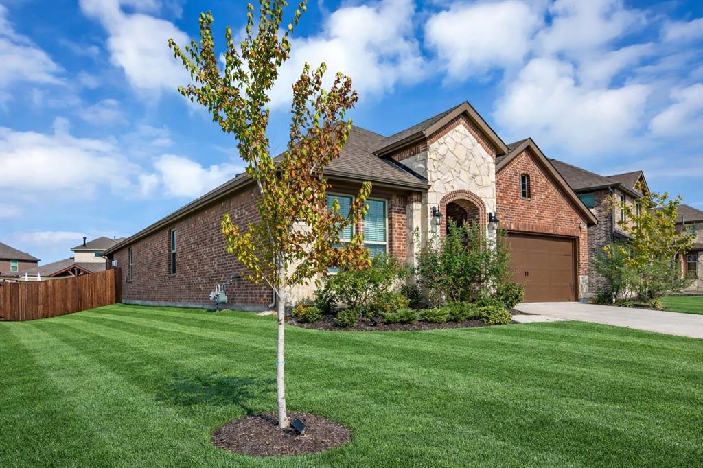 listing main picture