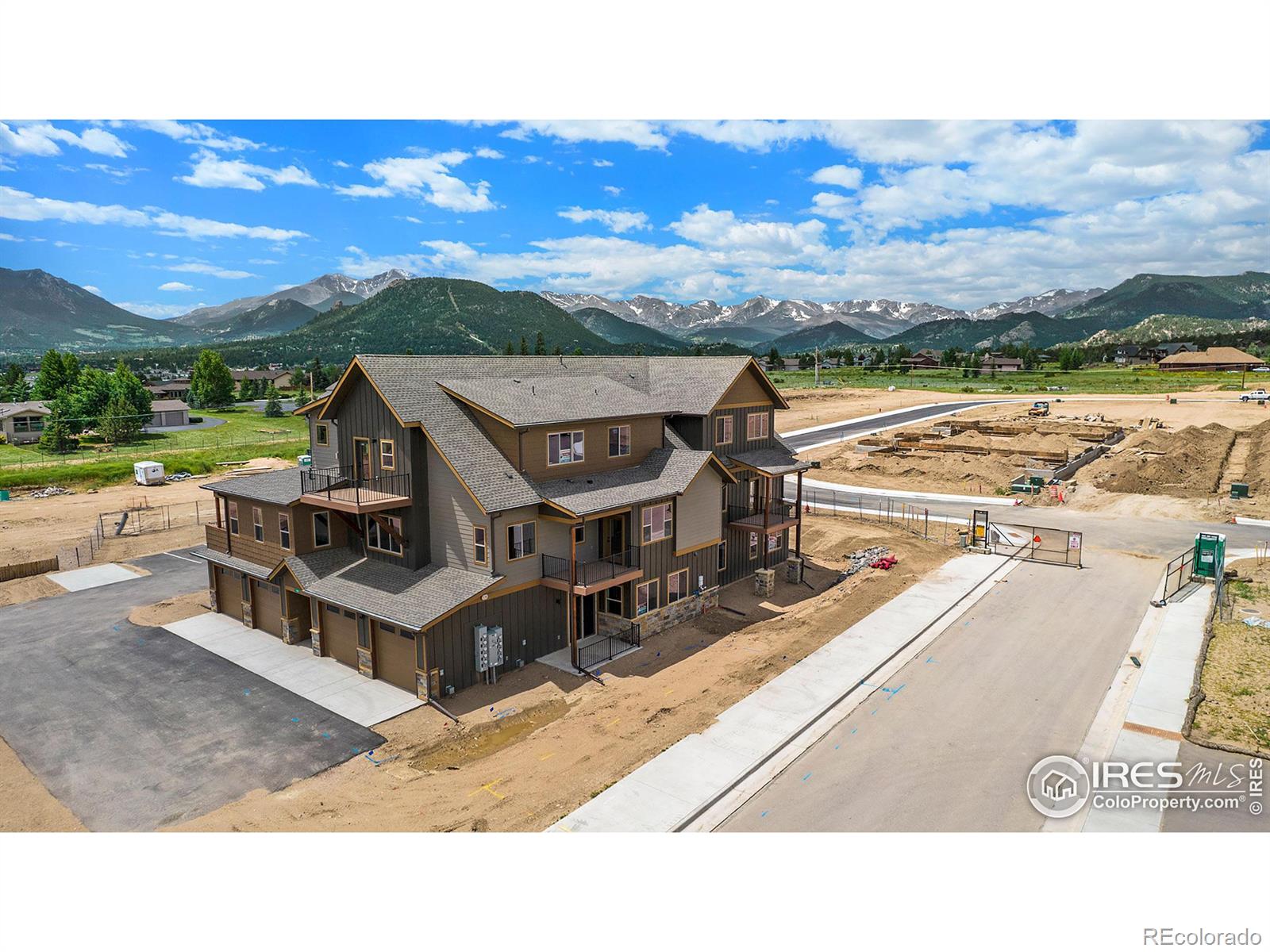 listing main picture