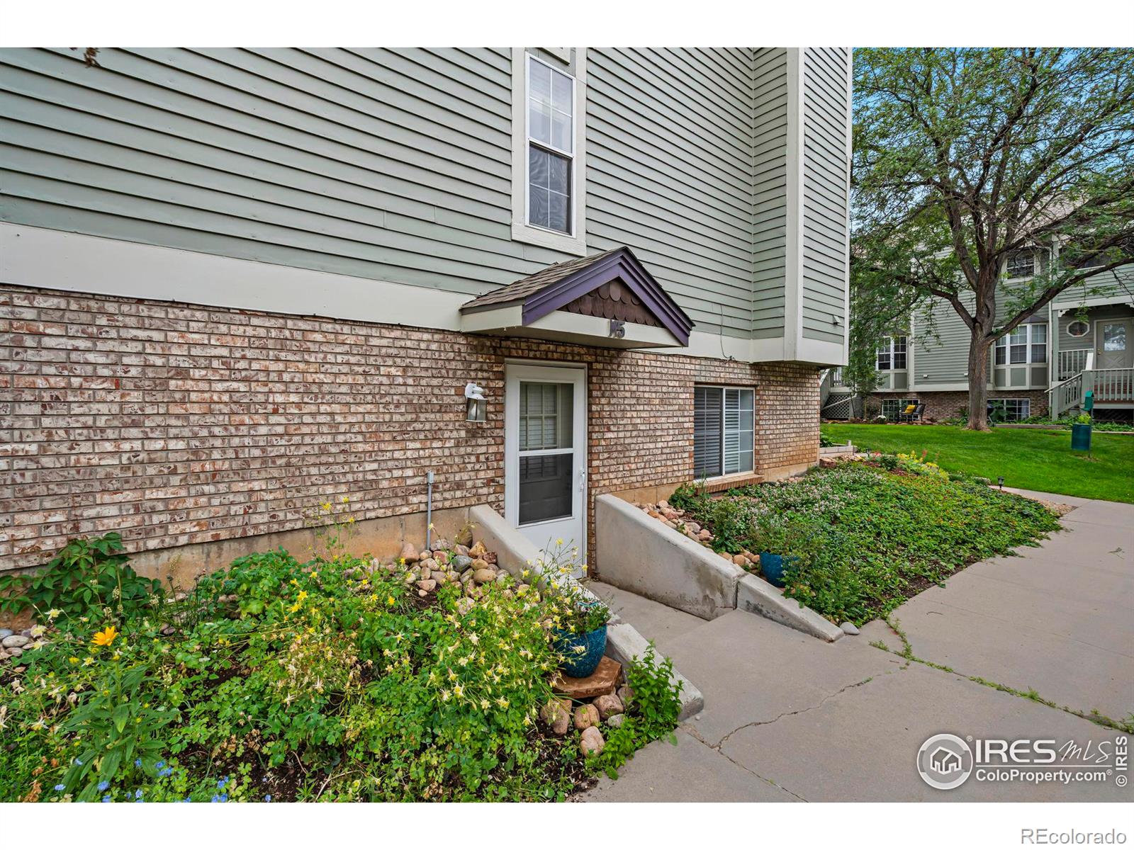 listing main picture