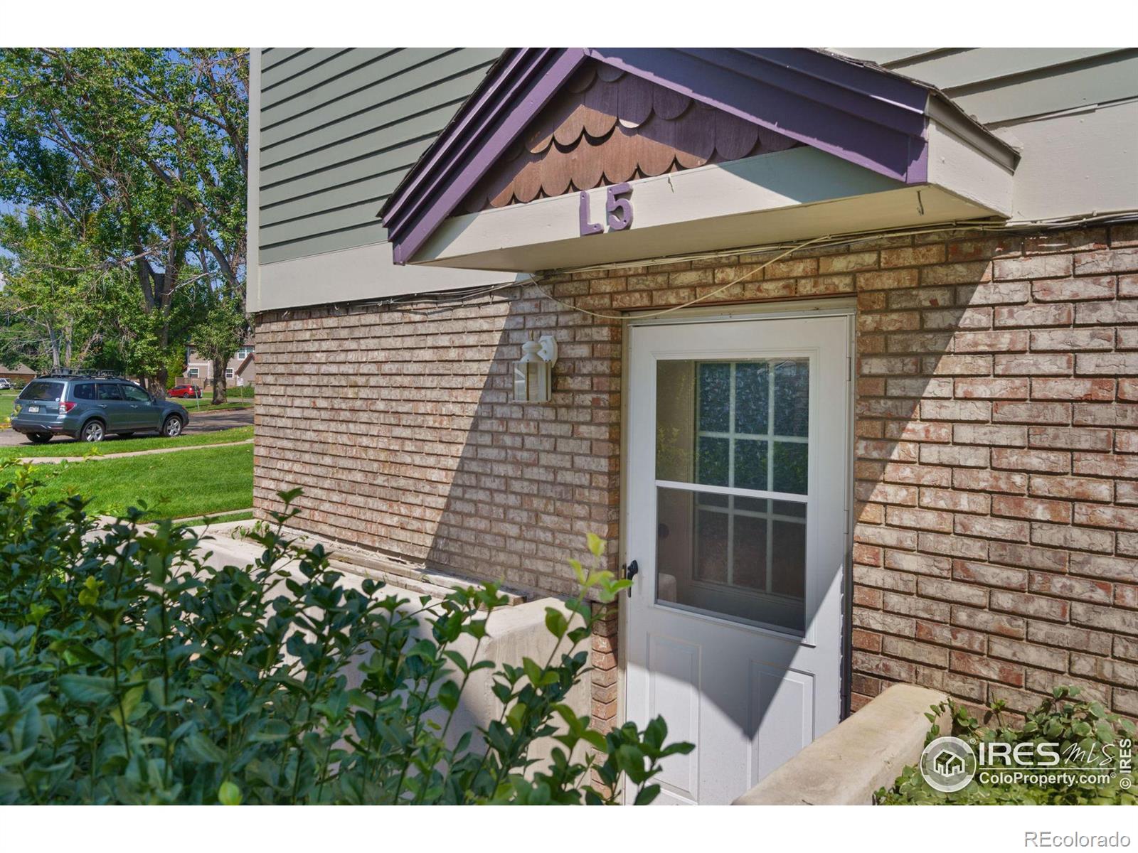 listing main picture