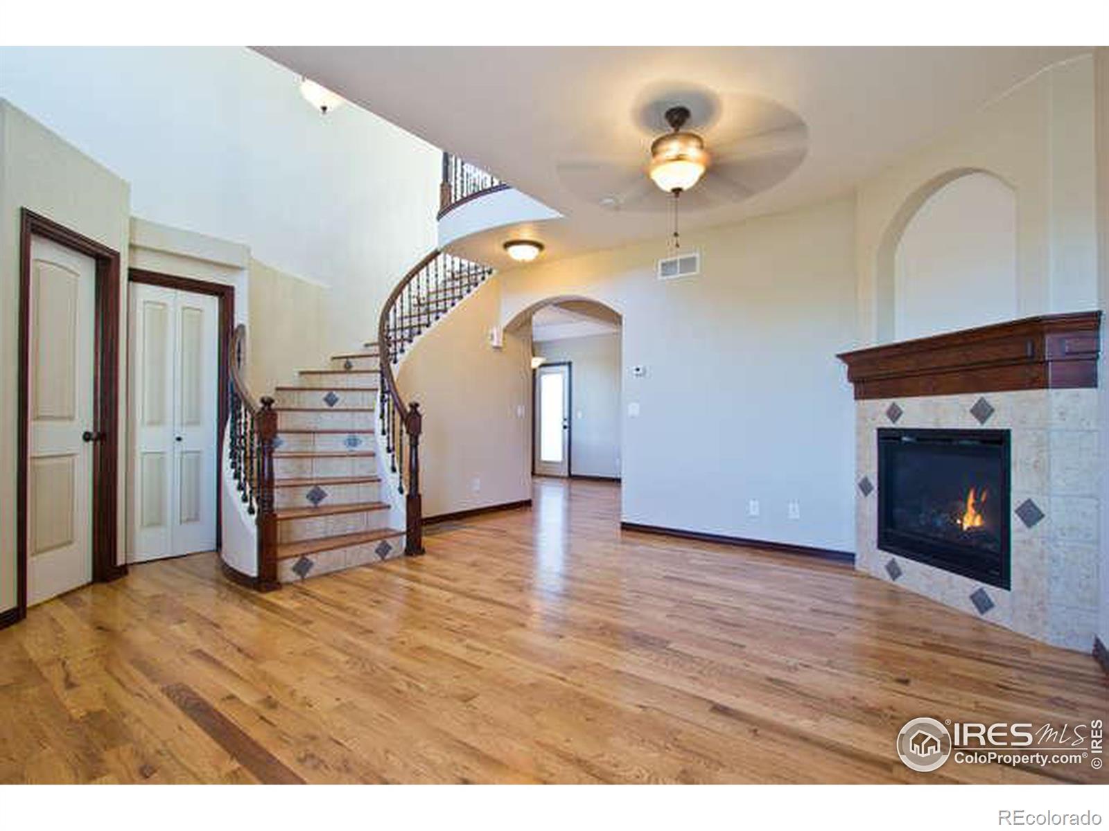 listing main picture