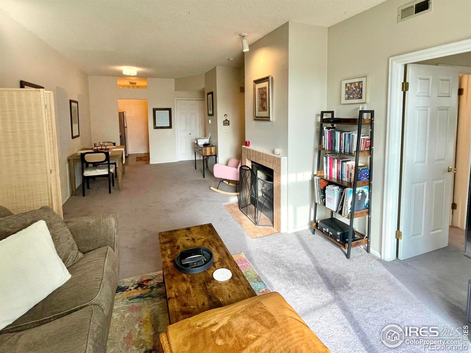 listing main picture