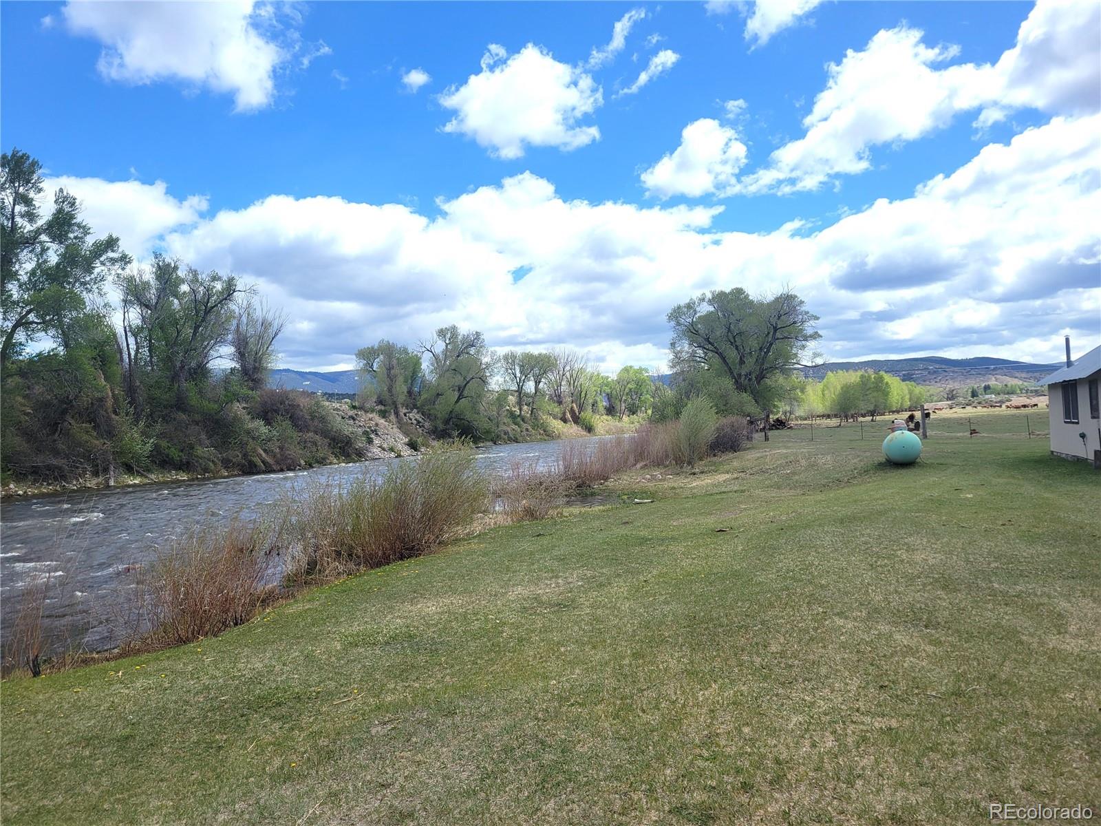 listing main picture