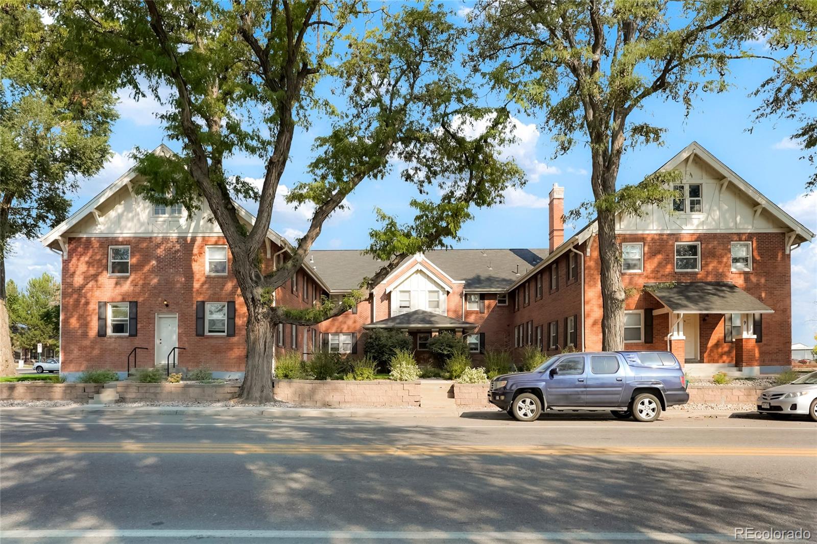 listing main picture
