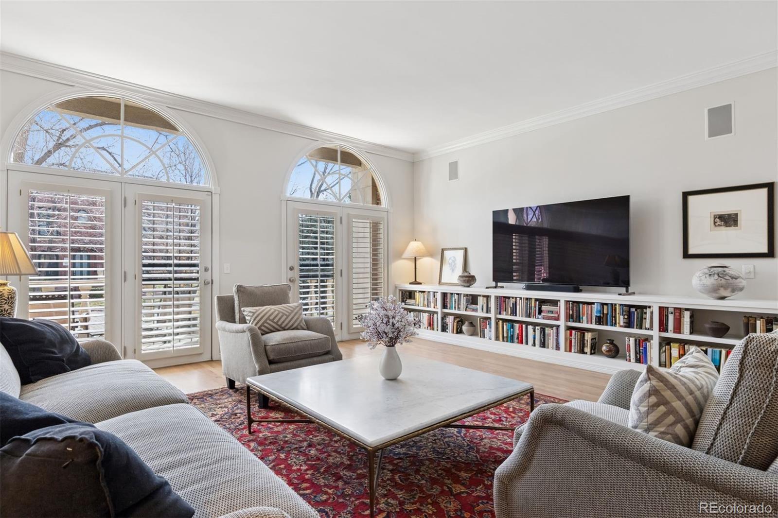 listing main picture