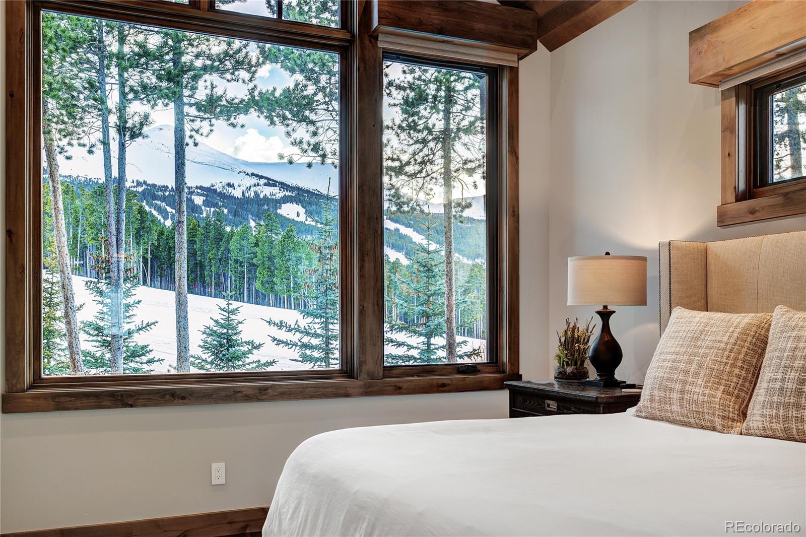 listing main picture