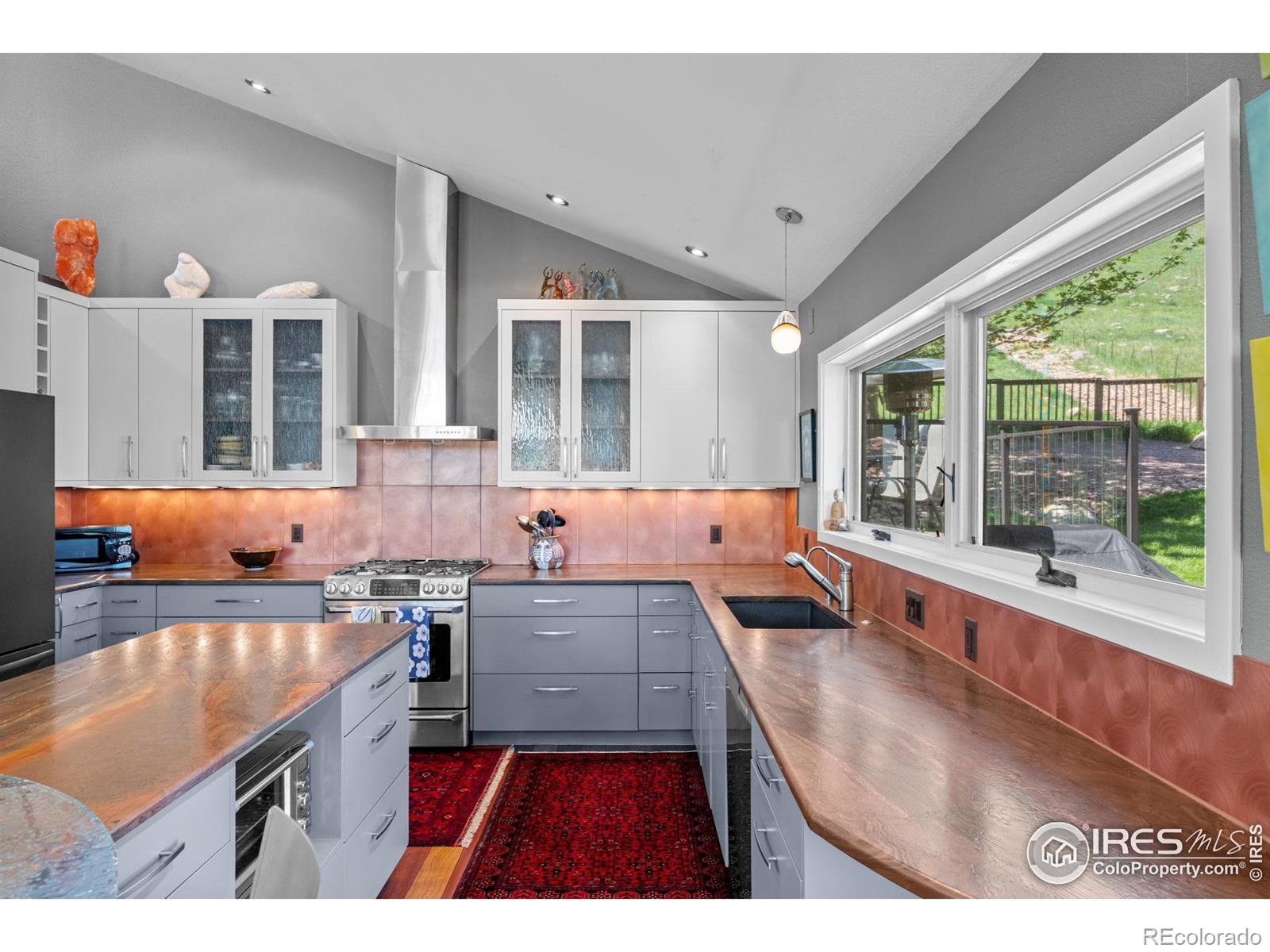 listing main picture