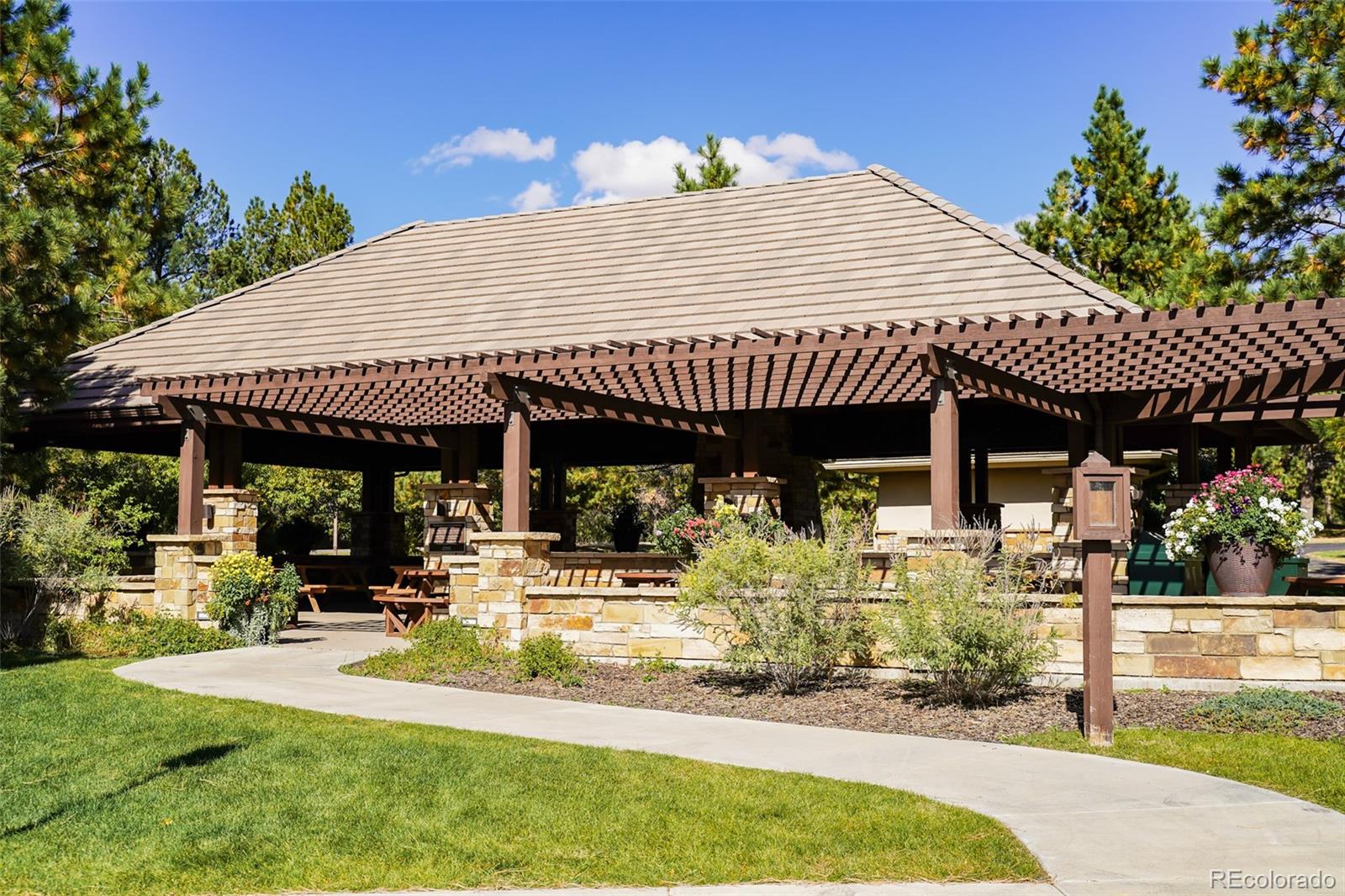 listing main picture