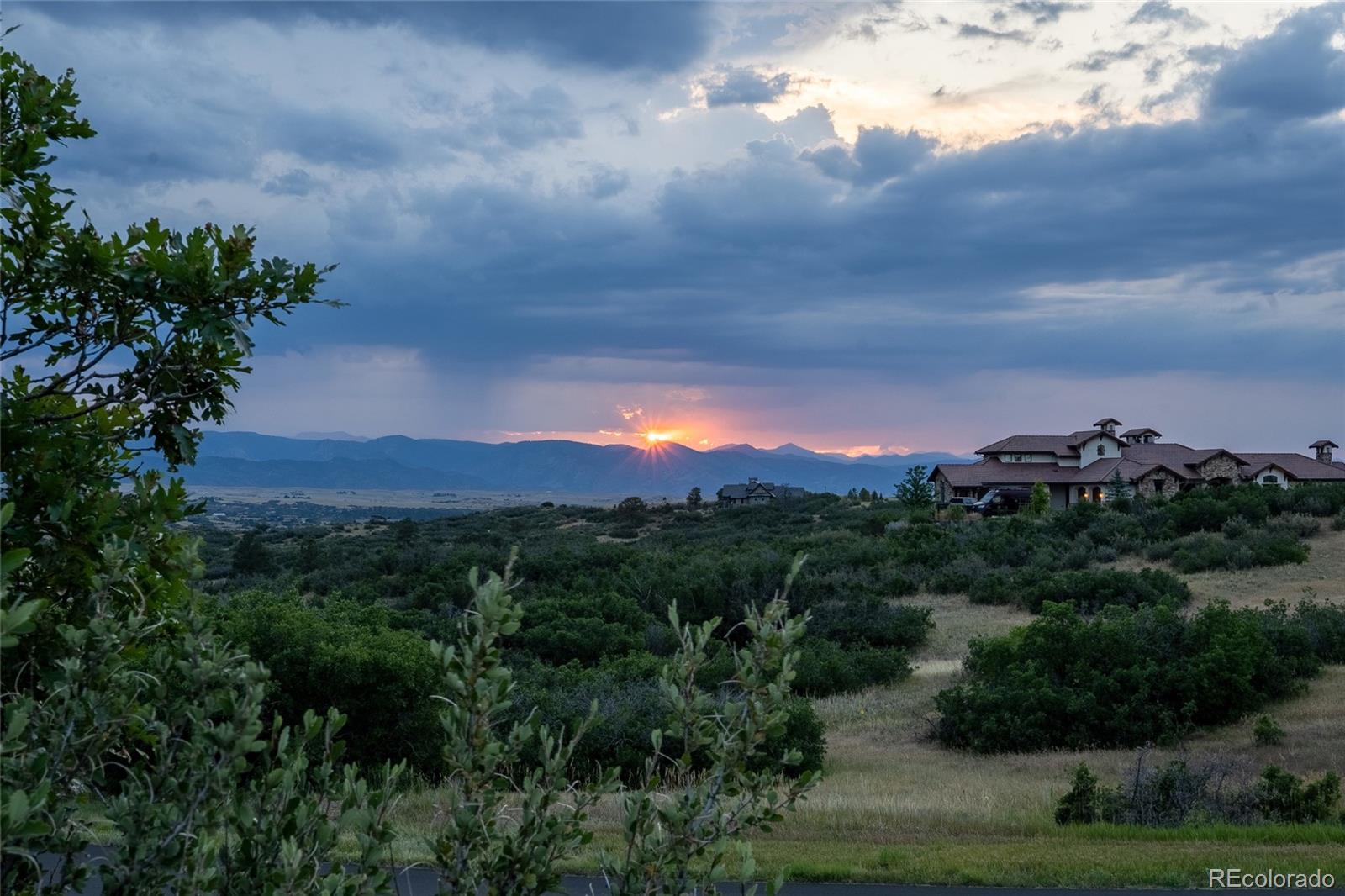 listing main picture