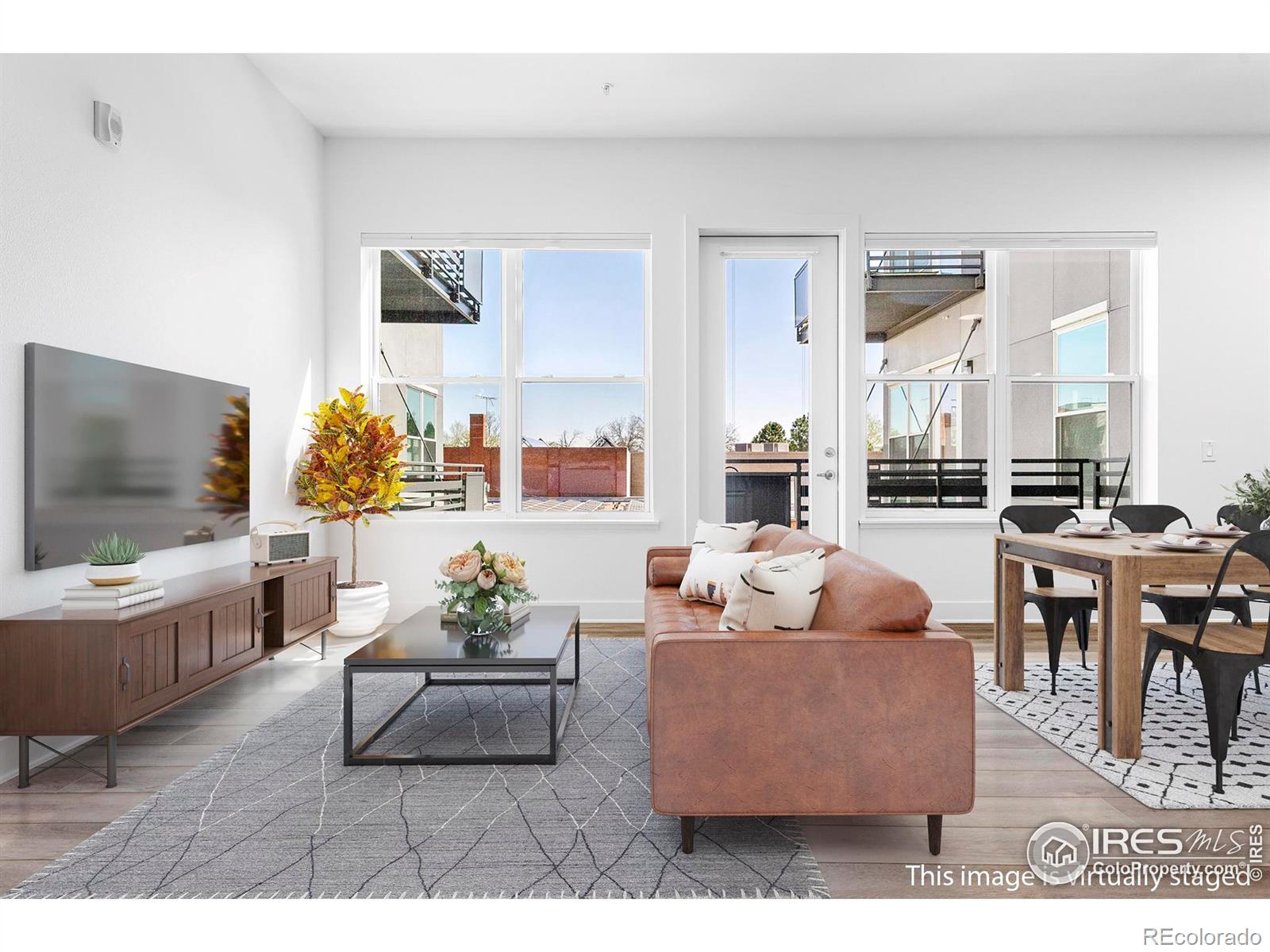 listing main picture