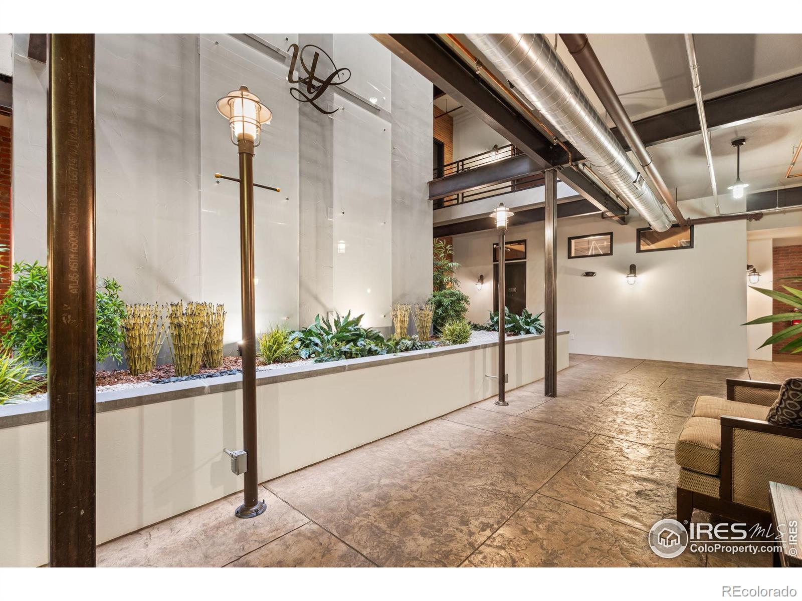 listing main picture