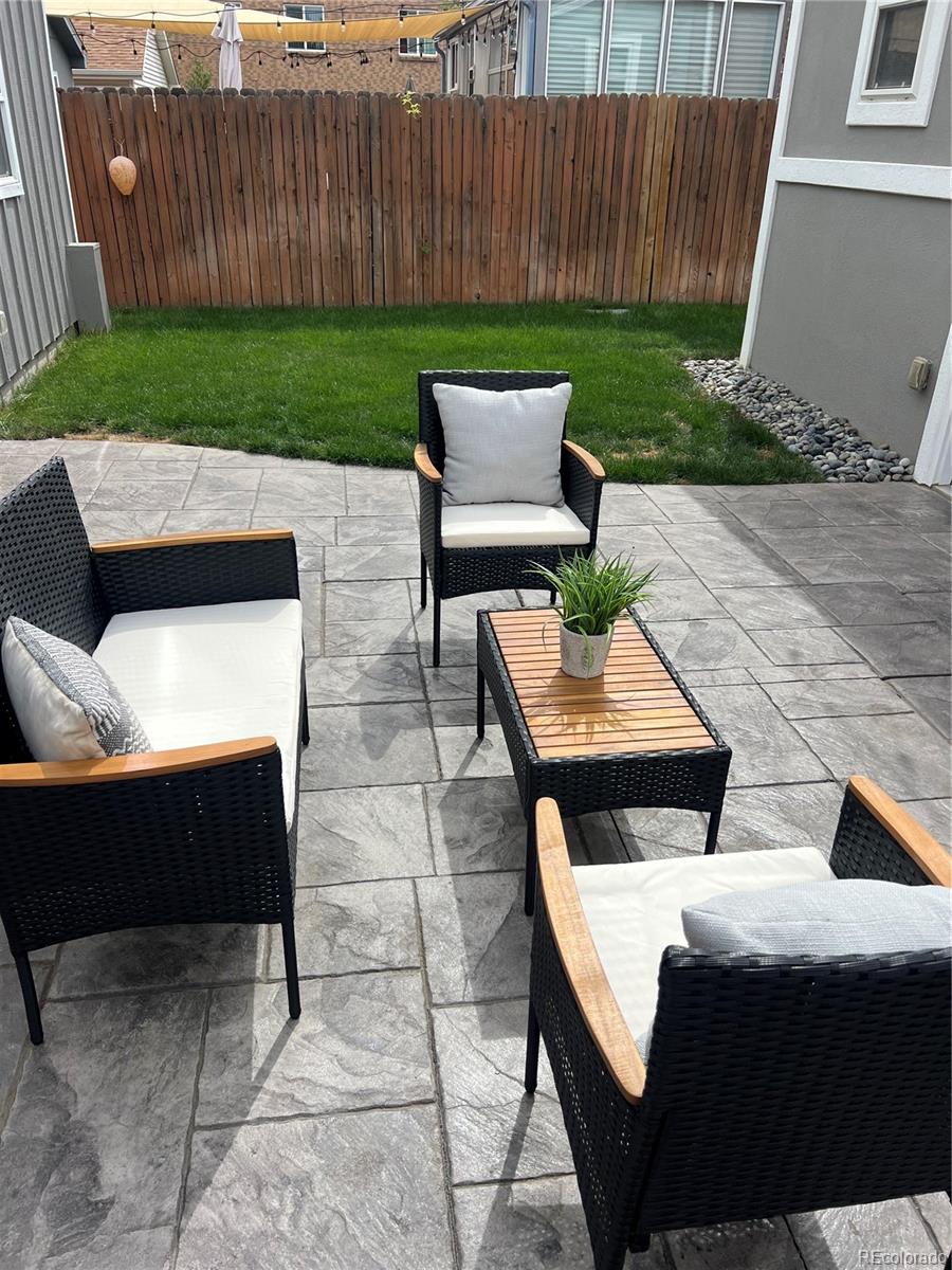 listing main picture