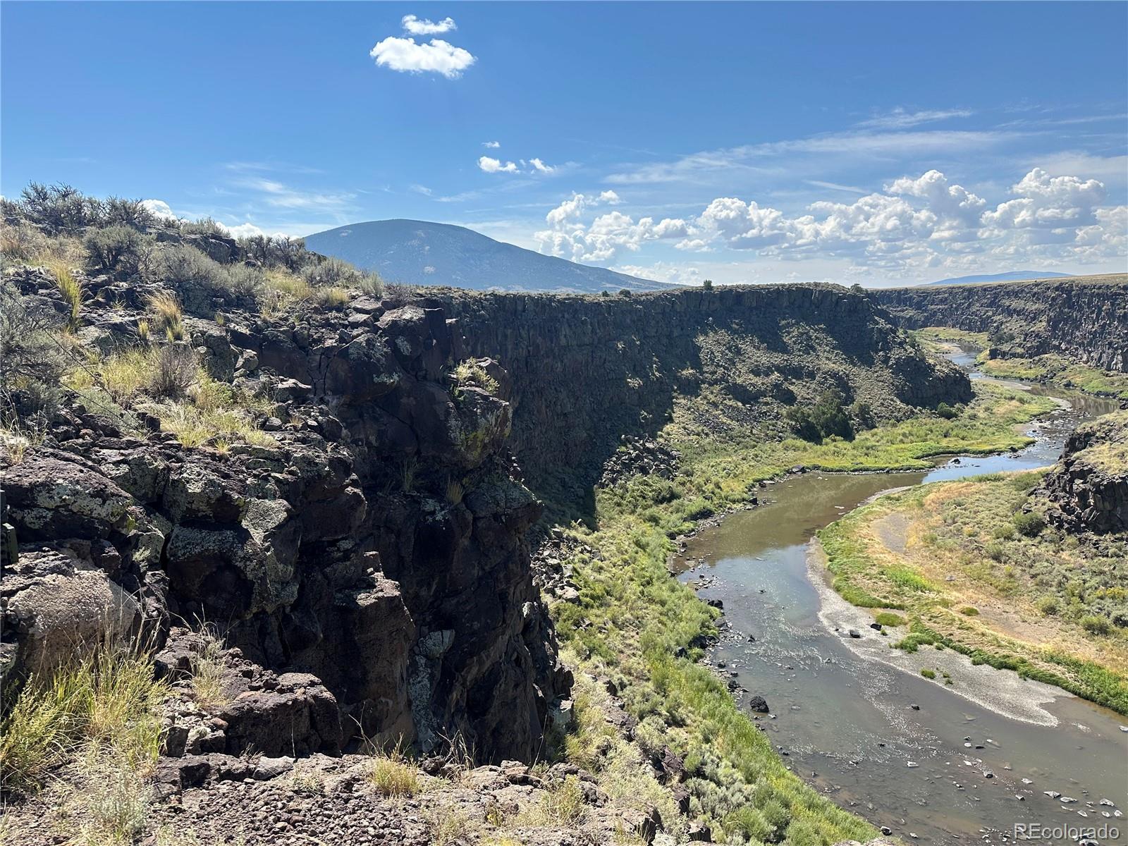 listing main picture