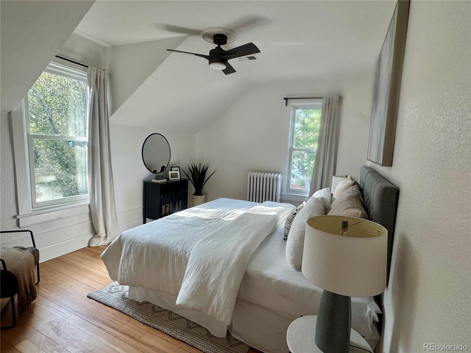 listing main picture