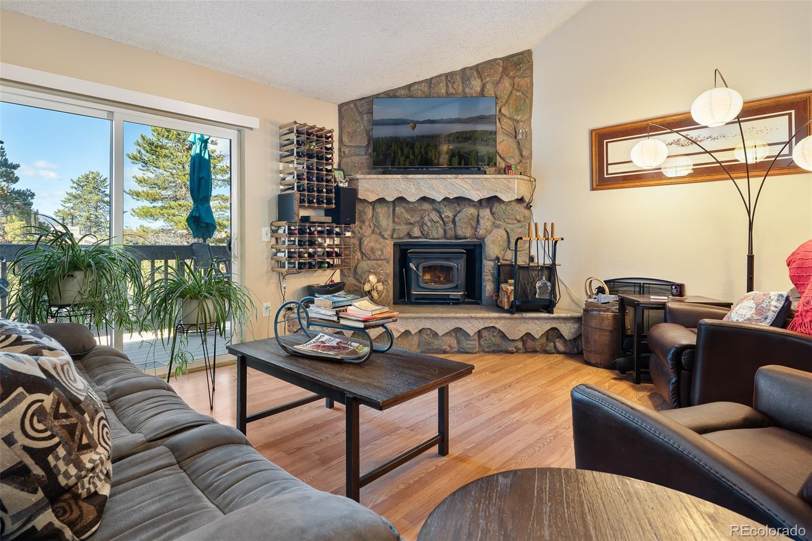 listing main picture