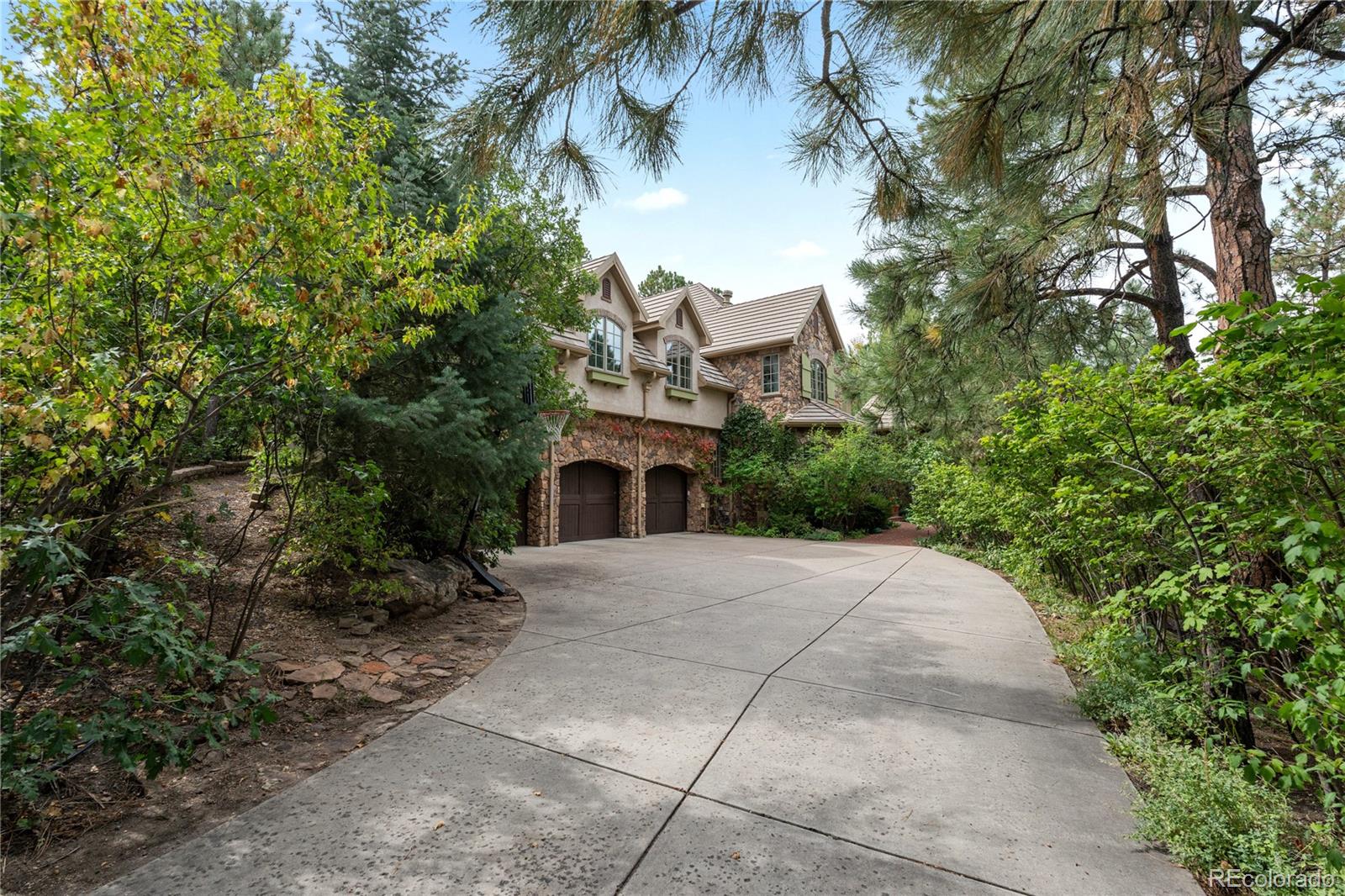 listing main picture