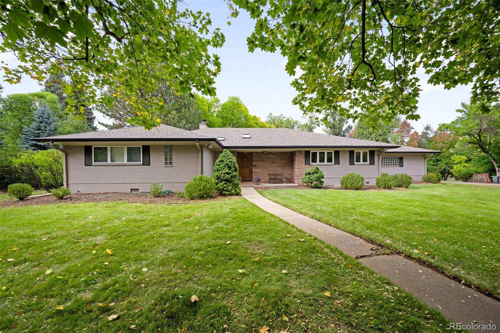 listing main picture