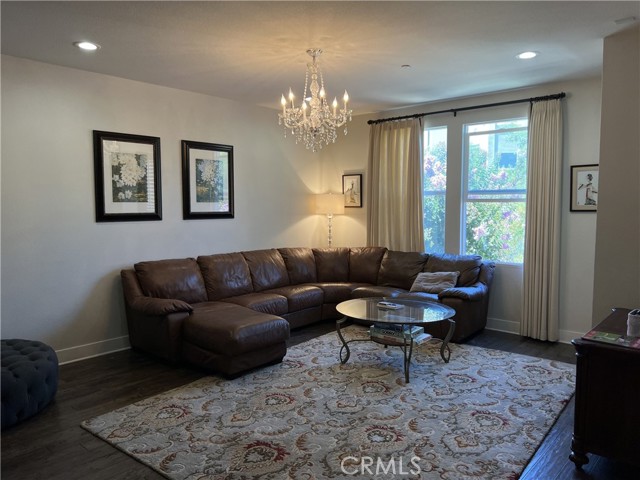 listing main picture