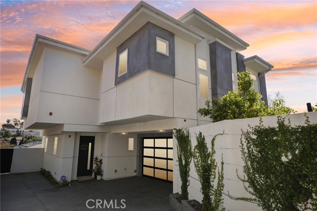 listing main picture