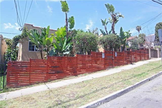 listing main picture