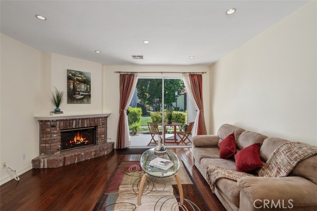 listing main picture