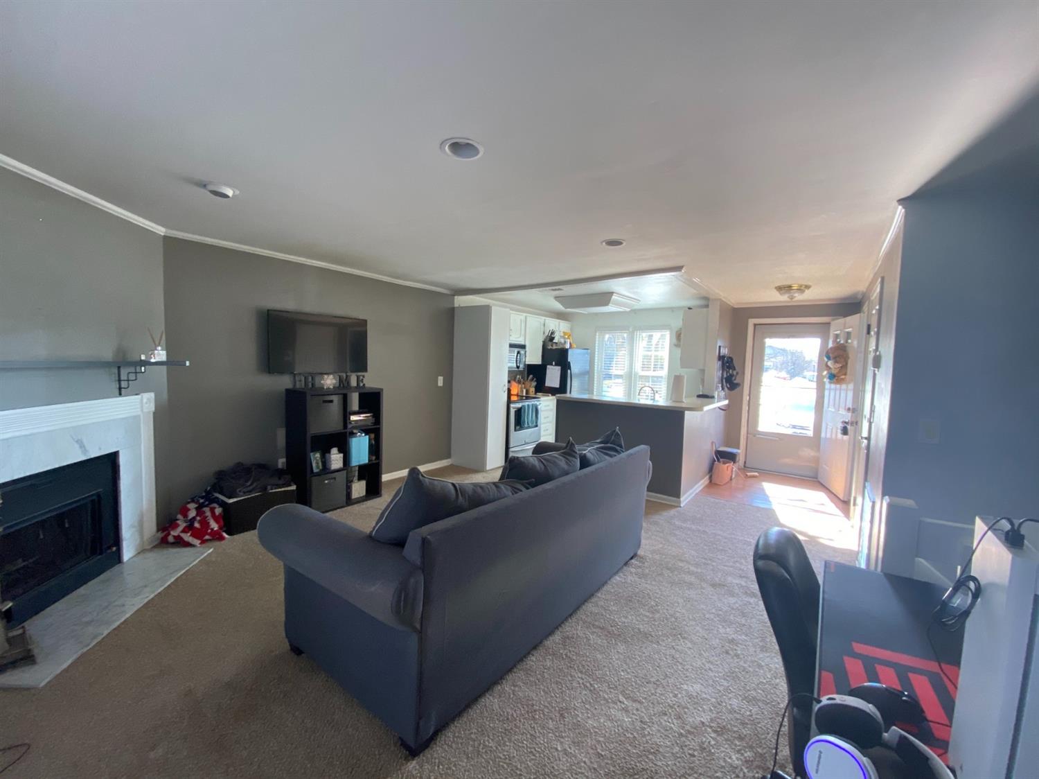 listing main picture