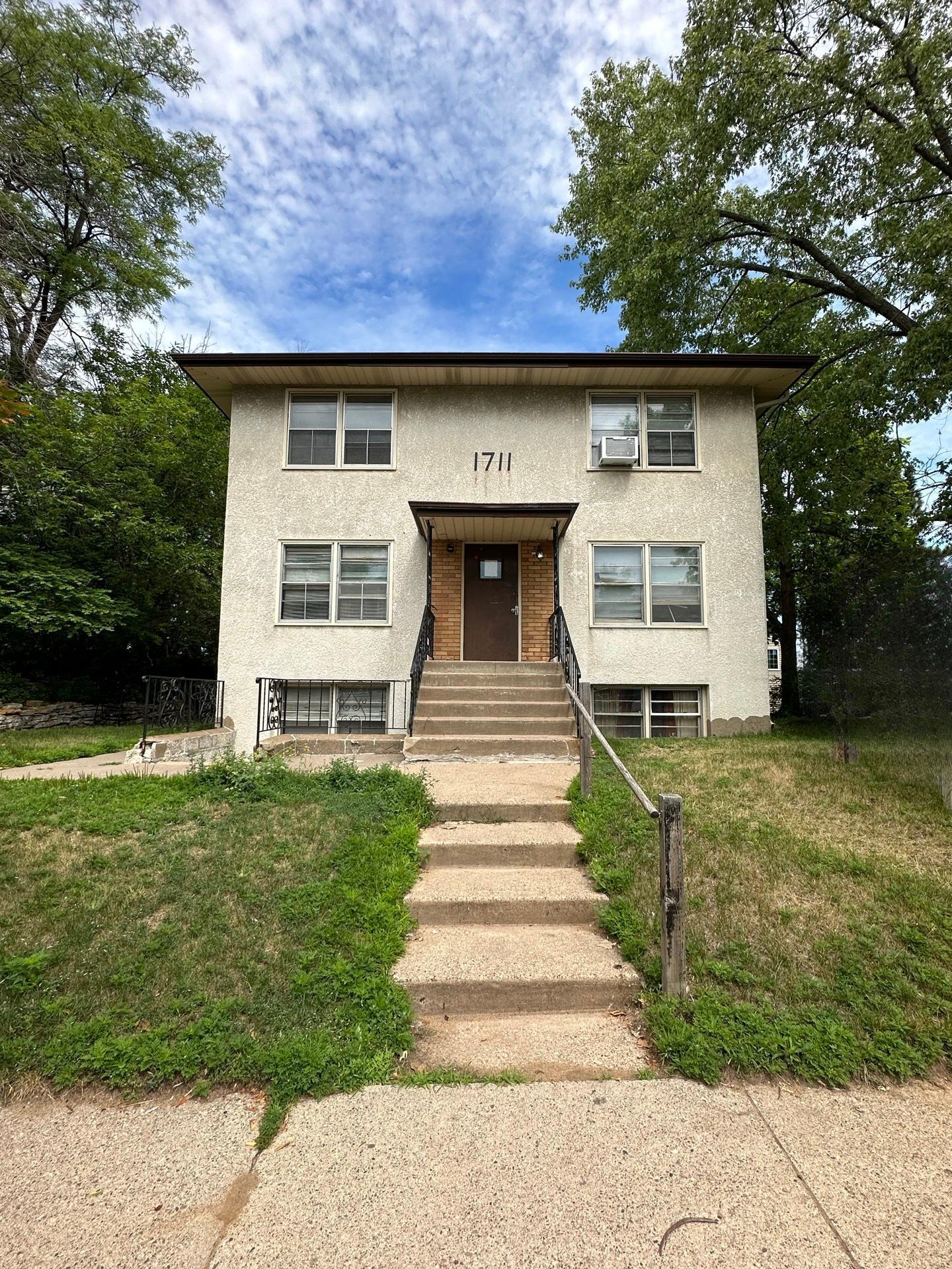 listing main picture