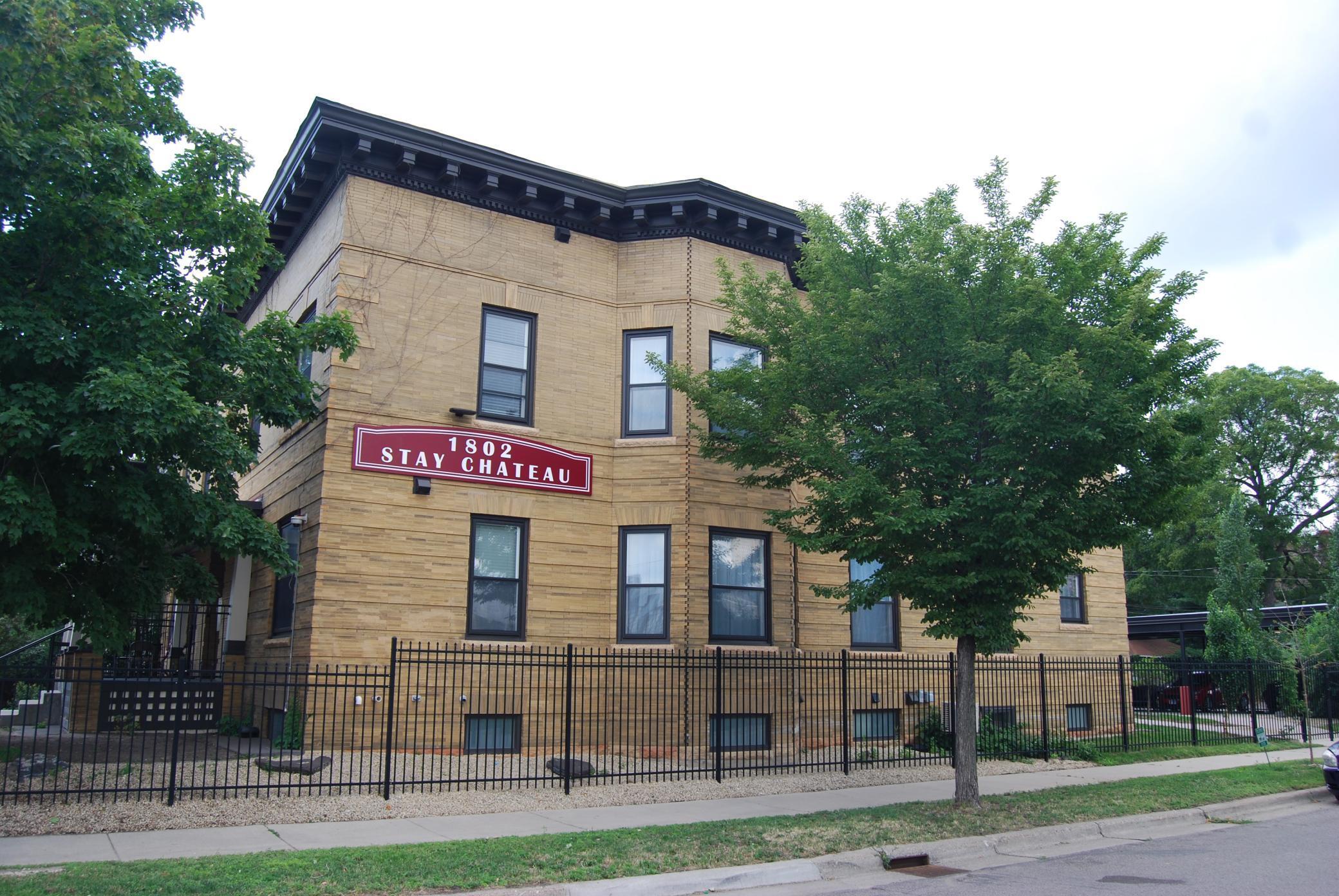 listing main picture