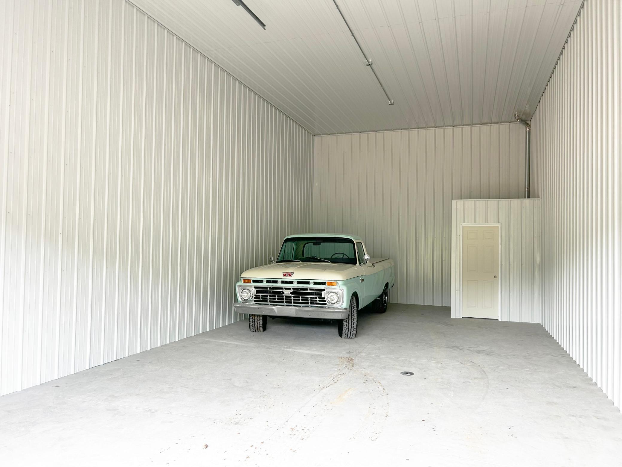 listing main picture