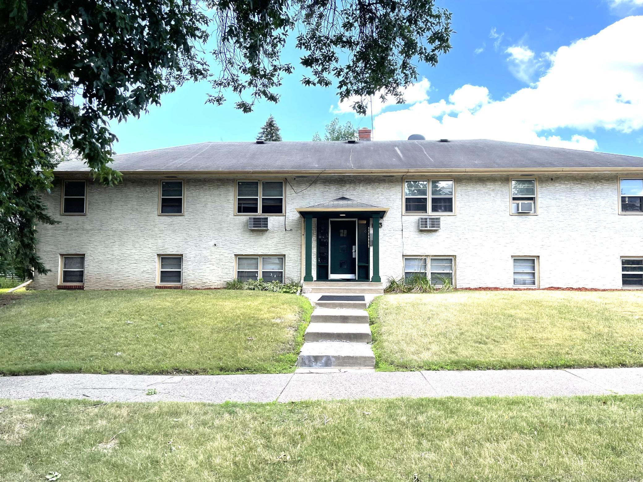 listing main picture