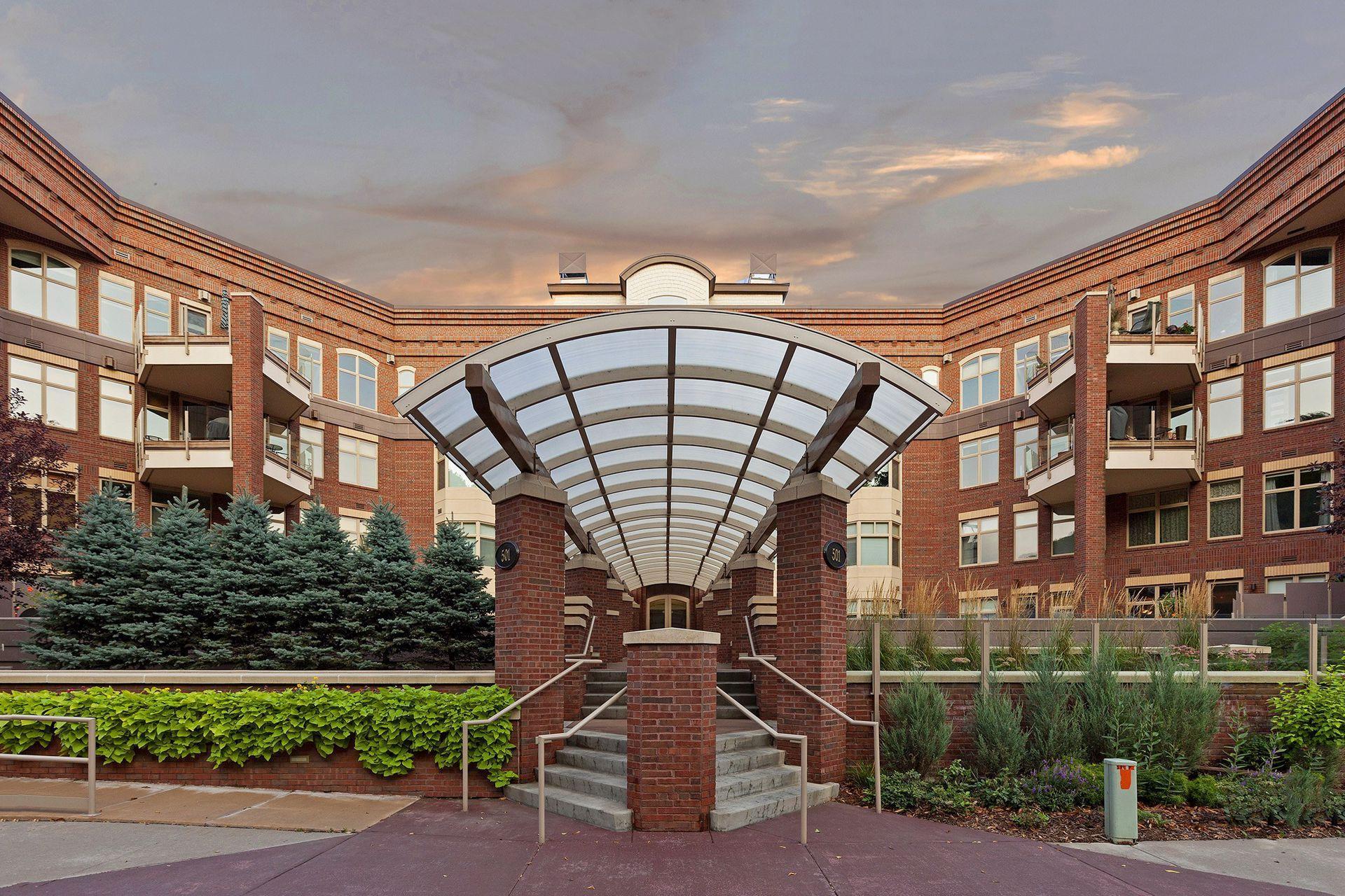 listing main picture