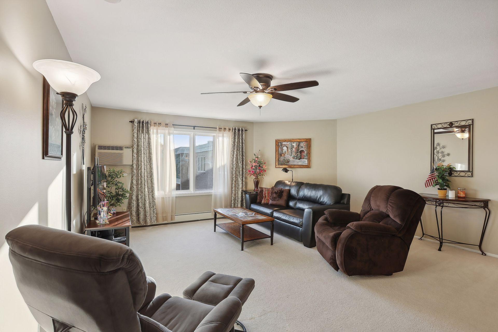 listing main picture