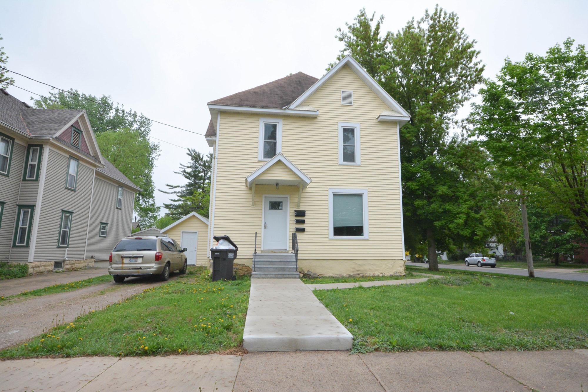 listing main picture