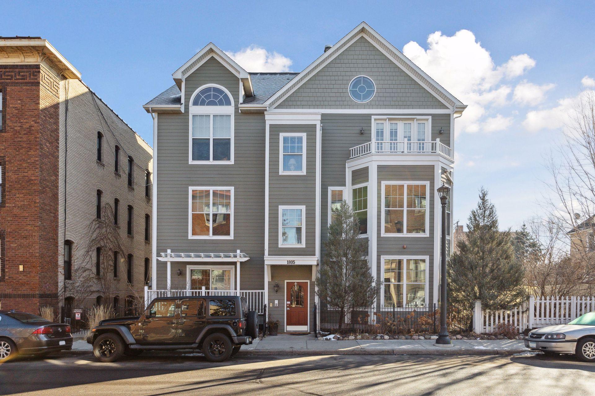 listing main picture