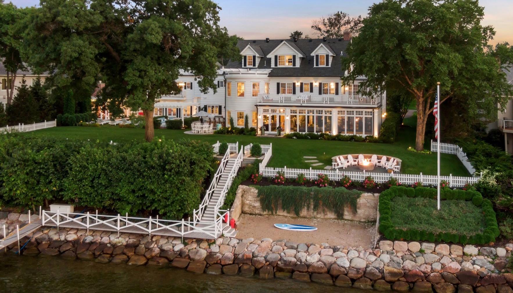 listing main picture