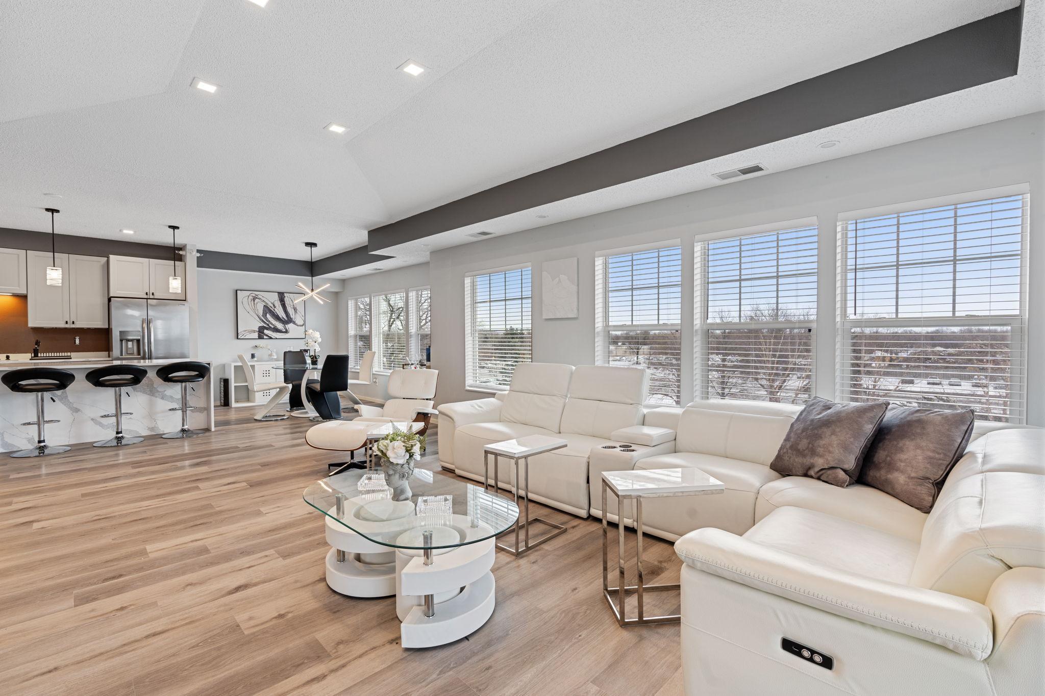 listing main picture