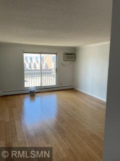 listing main picture