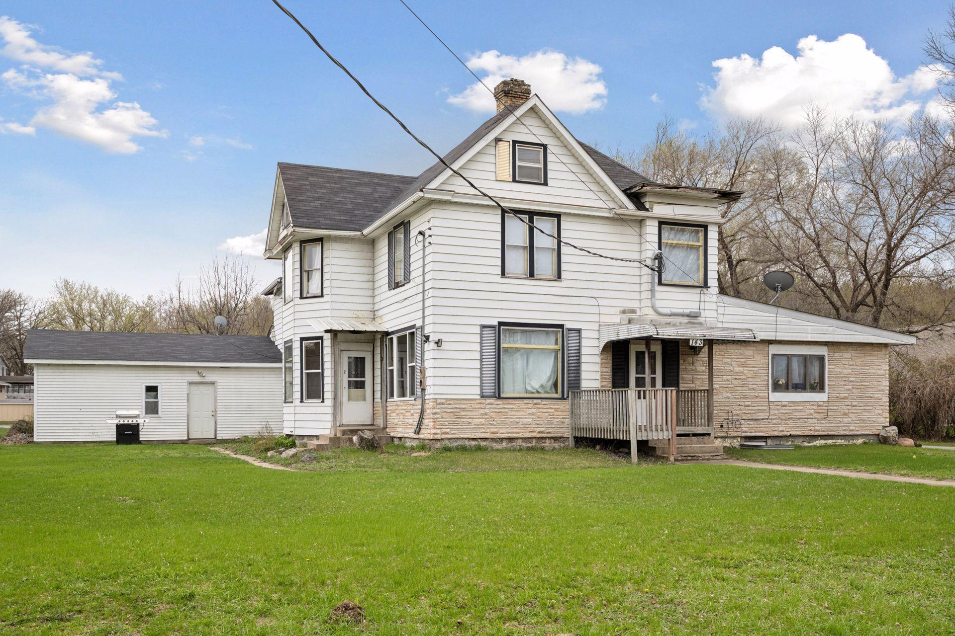 listing main picture