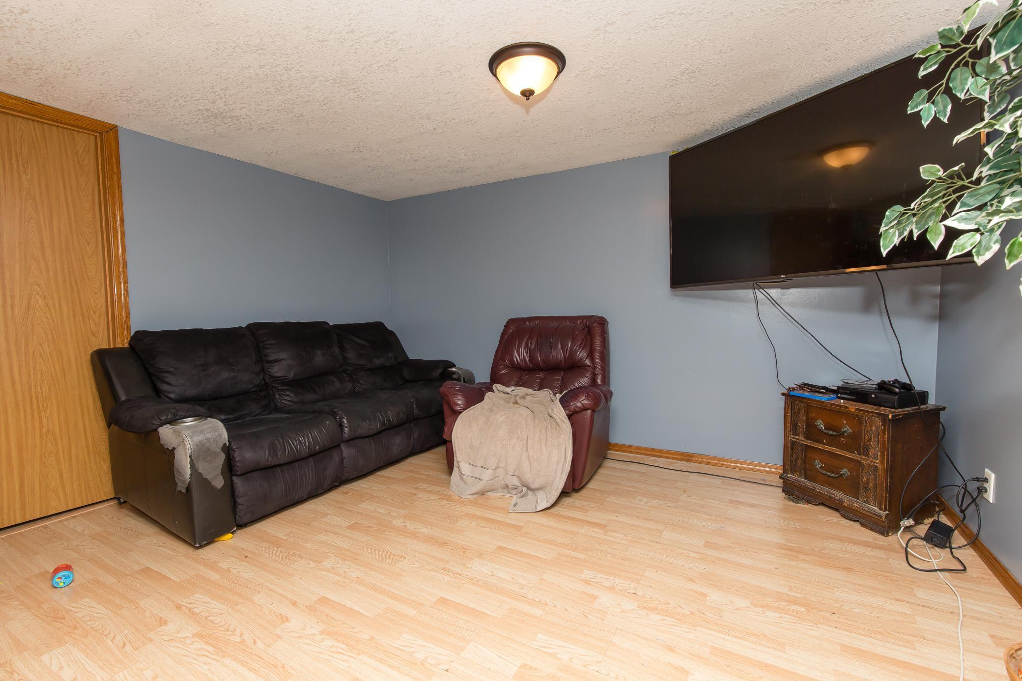 listing main picture