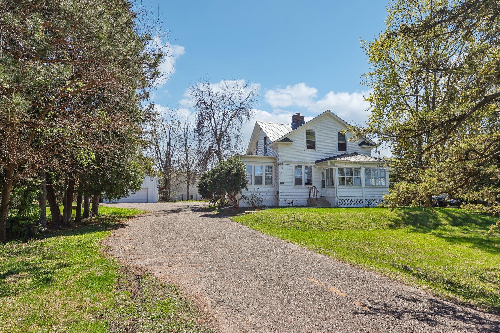 listing main picture