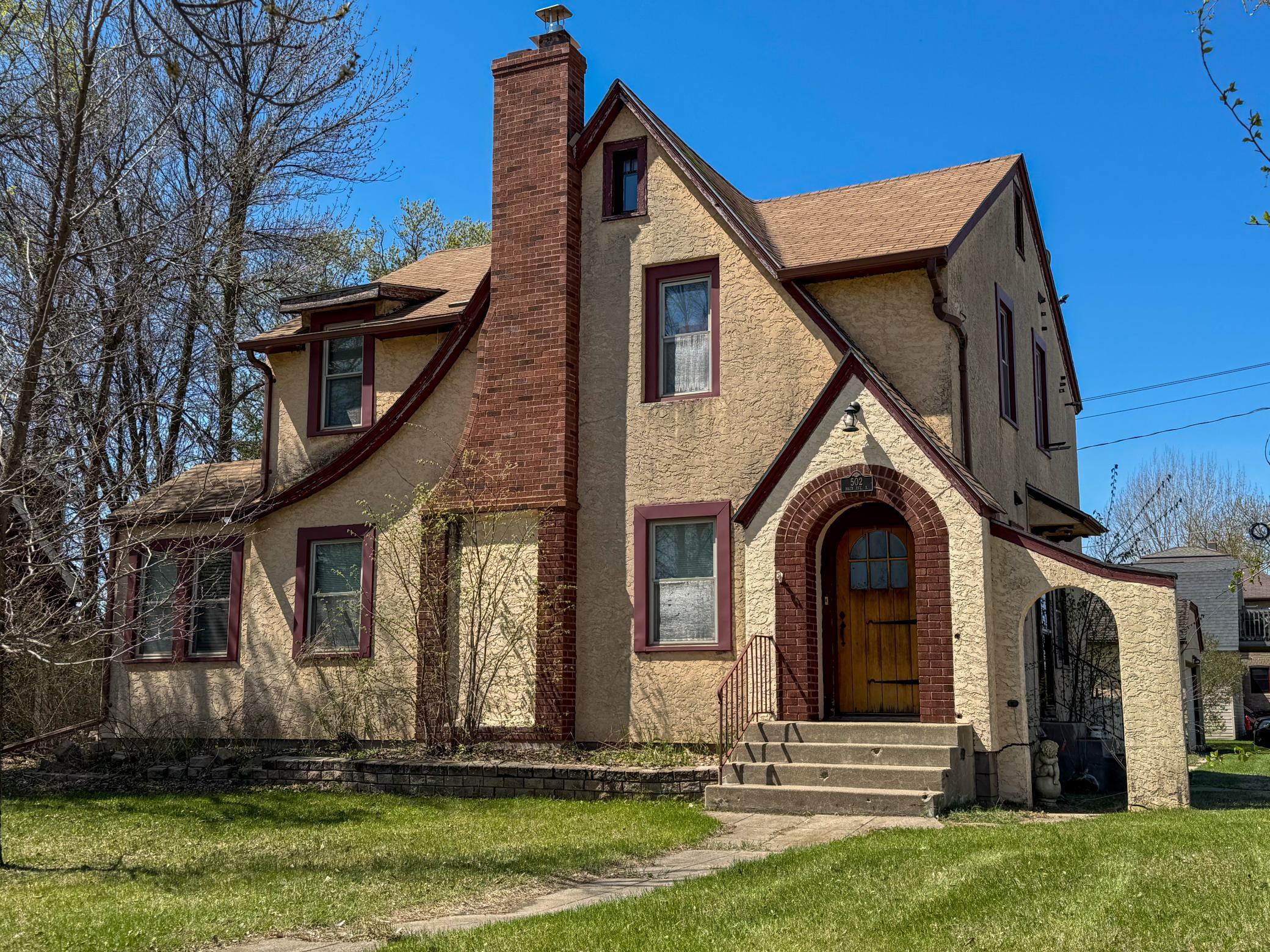 listing main picture