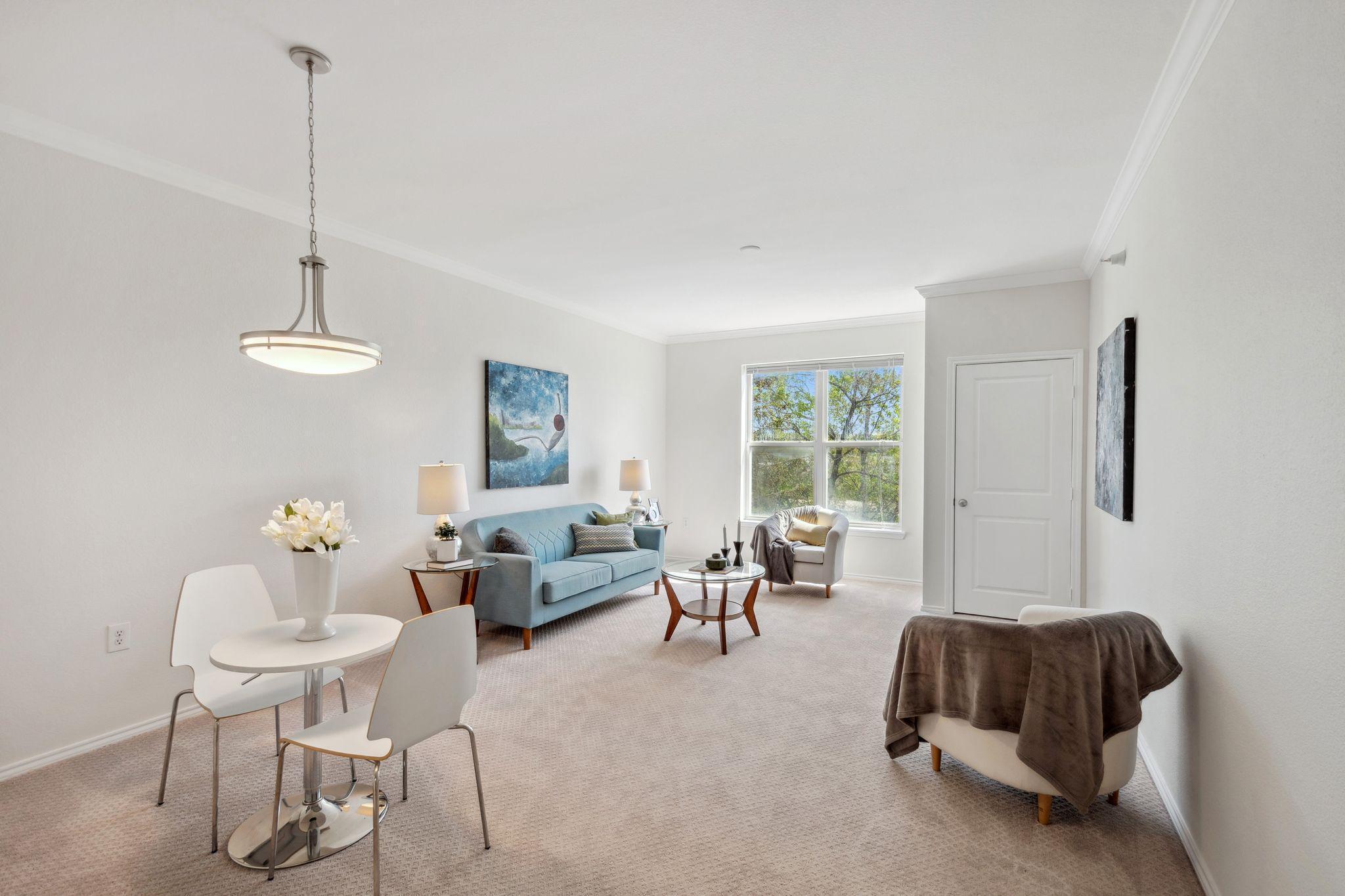 listing main picture