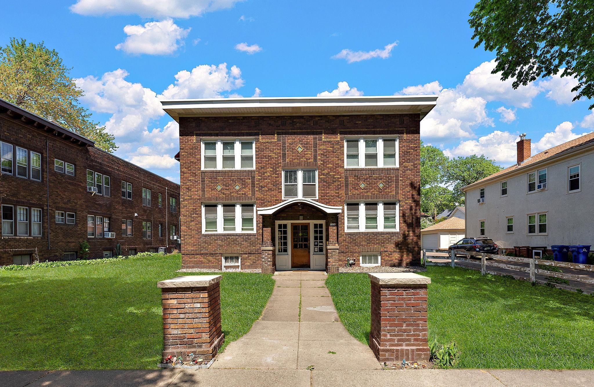 listing main picture
